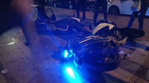 Επεισόδια στο κέντρο της Αθήνας: Επίθεση αντιεξουσιαστών σε αστυνομικούς, έσπασαν μοτοσικλέτα - Η ΕΛΑΣ απάντησε με χημικά