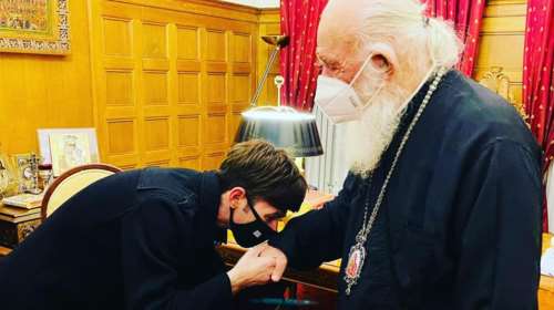 Καρφιά εναντίον Φουρθιώτη για &quot;μαϊμού&quot; συνέντευξη με τον Αρχιεπίσκοπο Ιερώνυμο στην εφημερίδα του