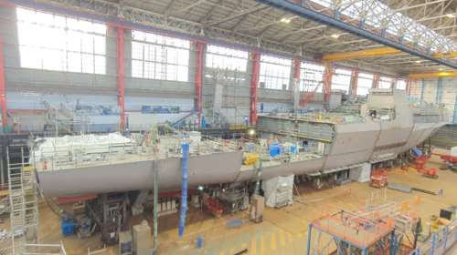 Λοριάν: Νέες εικόνες από τη ναυπήγηση της ελληνικής φρεγάτας Belh@rra