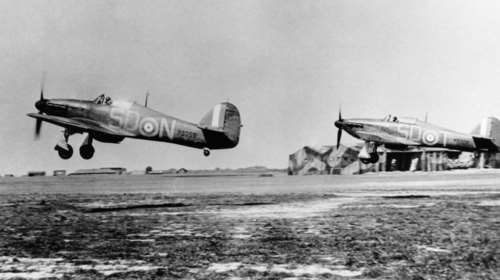 80 χρόνια από την τελευταία αερομαχία πάνω από την Ακρόπολη  - Αυτοί ήταν οι γενναίοι πιλότοι της RAF