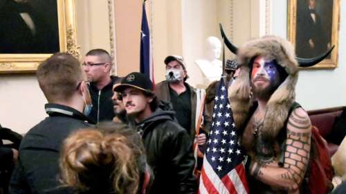 Κόλαφος η έκθεση του Κογκρέσου για τον Τραμπ: &quot;Υποκίνησε όχλο υποστηρικτών του να επιτεθεί στο Καπιτώλιο&quot;