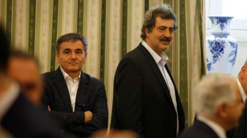 Ο Πολάκης, αντί του Τσίπρα, απαντά στις νέες αιχμές Τσακαλώτου για αρχηγικό κόμμα