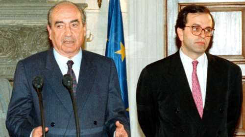 Η πρώτη φορά του Σαμαρά: Η έξοδος από τη ΝΔ για το &quot;Σκοπιανό&quot; το ΄92 -  Τότε τον απέπεμψε ο πατέρας Μητσοτάκης