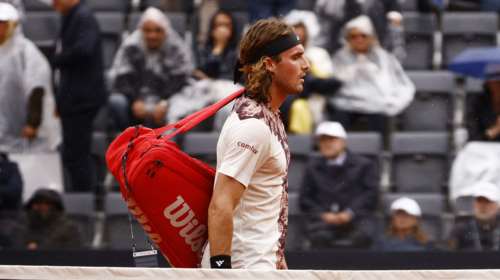 Ο πατέρας του Τσιτσιπά καλύπτει τον Στέφανο για τις βρισιές στη μητέρα του: Δεν ήθελε να δείξει τις ευαίσθητες πτυχές του