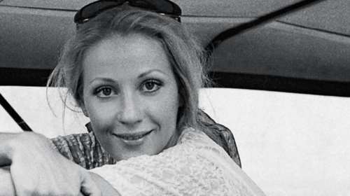 Ρετρό φωτός: Η Ζωή Λάσκαρη εκθαμβωτική με κόκκινη τουαλέτα  Valentino στα 40ά γενέθλιά της