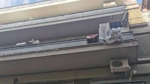 Αγριο έγκλημα στη Μενεμένη: Βρέθηκε σκεπάρνι στο σπίτι του 41χρονου - &quot;Ακούσαμε τη μητέρα του να ουρλιάζει&quot;