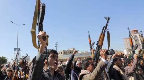 Bloomberg: Συμφωνία των Χούθι με Κίνα και Ρωσία - Τα πλοία τους δεν θα δέχονται επιθέσεις στην Ερυθρά Θάλασσα