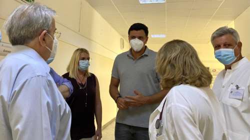Κικίλιας: Έγιναν 77 διακομιδές στα νοσοκομεία λόγω φωτιάς και καύσωνα