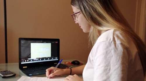 Το υπουργείο Παιδείας ζητά εκπαιδευτικούς για το ψηφιακό φροντιστήριο - Από αύριο οι αιτήσεις