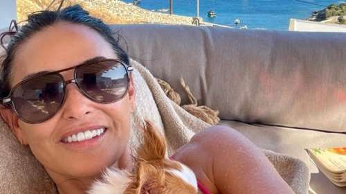 &quot;Παράδεισος&quot;: Διακοπές στην Ελλάδα για την Ντέμι Μουρ - Οι πρώτες φωτογραφίες με φόντο το απέραντο γαλάζιο