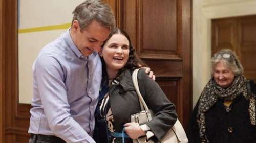 Κυριάκος Μητσοτάκης: Η ξεχωριστή συνάντηση με την τυφλή tiktoker Άννα Μπαλάν [Εικόνες]