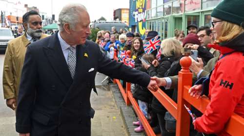 Κάρολος Γ&#39;: Σήμερα ανακηρύσσεται βασιλιάς - Ιστορική αλλαγή για τη Βρετανία, στα 3 του χρόνια έγινε Πρίγκιπας διάδοχος