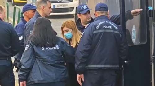 Ρούλα Πισπιρίγκου: Nέα πλάνα από τις τελευταίες εμφανίσεις της στο Εφετείο Αθηνών [Βίντεο]
