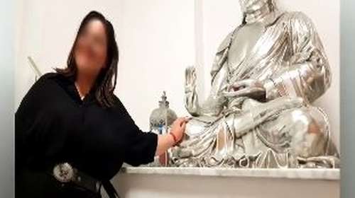 Ελεύθερη με περιοριστικούς όρους η δημοσιογράφος για ταξιδιωτικές απάτες στο Άμπου Ντάμπι – &quot;Θα επιστρέψω τα χρήματα&quot;