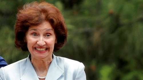 Ντόμινο αποδοκιμασιών για τη νέα πρόεδρο της Βόρειας Μακεδονίας: Αυστηρό μήνυμα από την Αθήνα, προειδοποιήσεις από τις Βρυξέλλες