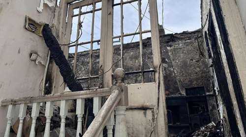 Πολιτιστική καταστροφή στη Λέσβο: Χάθηκε το πνευματικό κέντρο Καλλονής - Έγιναν στάχτη 6.500 τόμοι σπάνιων βιβλίων