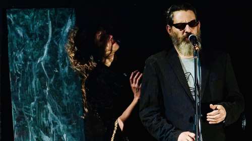 &quot;Βάτραχοι&quot;: Το καθηλωτικό οπτικοακουστικό ντελίριο επιστρέφει στο Θέατρο Ροές