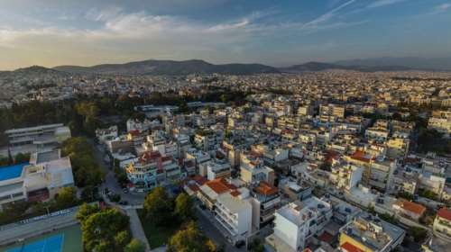 Οι αλλαγές στην αγορά ακινήτων: Πώς επηρεάζουν τα μέτρα για Golden Visa, Airbnb και το &quot;πλαφόν&quot; στα στεγαστικά