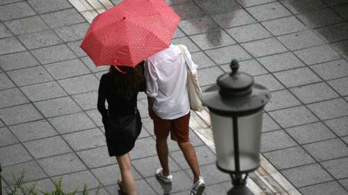 Νέα πρόγνωση καιρού: Ερχονται βροχές και καταιγίδες – Πού θα είναι έντονα τα φαινόμενα