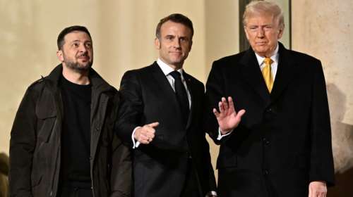 Πόλεμος στην Ουκρανία: Στις ΗΠΑ τη Δευτέρα ο Μακρόν - &quot;Οι Ρώσοι κρατούν τα χαρτιά στα χέρια τους&quot;, λέει ο Τραμπ