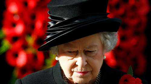 Βασίλισσα Ελισάβετ: &quot;Κανείς μας δεν θα ζήσει αιώνια&quot; - &quot;Καλησπέρα σας, κύριε Μποντ&quot; - Οι διάσημες ατάκες της