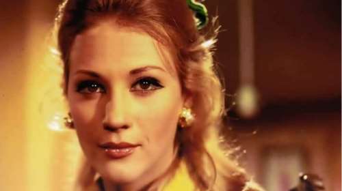 Το αφιέρωμα της Φίνος Φιλμ για τα 79 χρόνια από τη γέννηση της Ζωής Λάσκαρη [βίντεο]