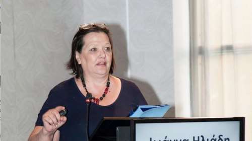 Δημοσιογράφος καταγγέλλει σεξουαλική παρενόχληση από υφυπουργό: Πήγε να μου ξεκουμπώσει το φόρεμα