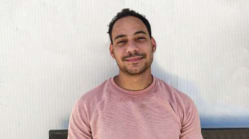 Η συγκινητική ιστορία του Τάχερ από τη Συρία: Ο πρόσφυγας που έλαβε υποτροφία από αμερικανικό πανεπιστήμιο