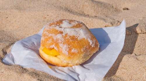 Χαλκιδική: Ξεκίνησε η δίκη της &quot;μαφίας του λουκουμά&quot; - Εκβίαζαν, έδερναν και πυροβολούσαν για να πουλάνε λουκουμάδες