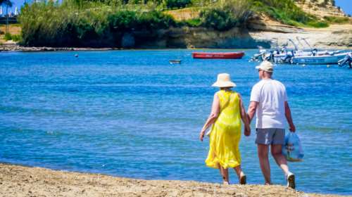 Ανησυχία από τη χρεοκοπία του γερμανικού FTI: 7.500 επισκέπτες βρίσκονται αυτή τη στιγμή στην Ελλάδα, χρέη 1,8 εκατ. σε ξενοδοχεία