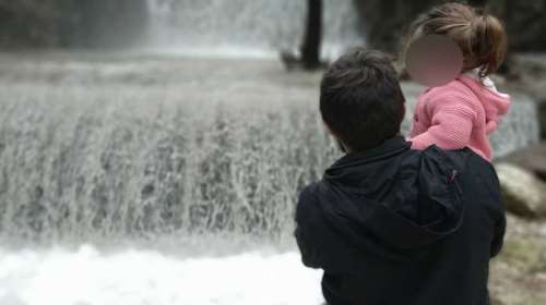 Τρίκαλα: Ελεύθερος ο 29χρονος αστυνομικός για την ασέλγεια στην 4χρονη κόρη του- Αλλα είπε το παιδί στην ψυχολόγο