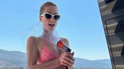 Στα ελληνικά νησιά και η Πάρις Χίλτον: Ποζάρει στο Instagram με το ροζ &quot;Barbie&quot; μπικίνι της