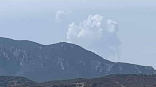 Φωτιά στην Περαχώρα Κορινθίας - Κινητοποιήθηκαν επίγειες και εναέριες δυνάμεις της Πυροσβεστικής