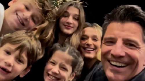 Σάκης Ρουβάς: Το βίντεο με την οικογένειά του και οι ευχές για το νέο έτος