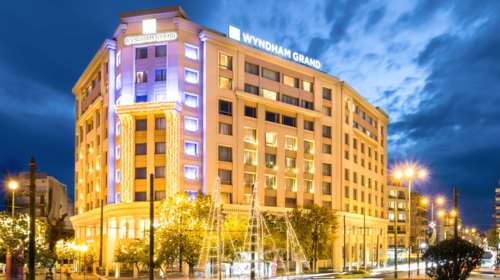 &quot;Ζήστε τη Μαγεία των Γιορτών με την Zeus International Hotels &amp; Resorts&quot; Χριστούγεννα &amp; Πρωτοχρονιά 2024-2025