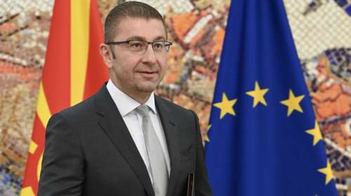 Προκαλεί ξανά ο Μίτσκοσκι: Αποκάλεσε τρεις φορές τη χώρα του &quot;Μακεδονία&quot; μέσα στο Κοινοβούλιο