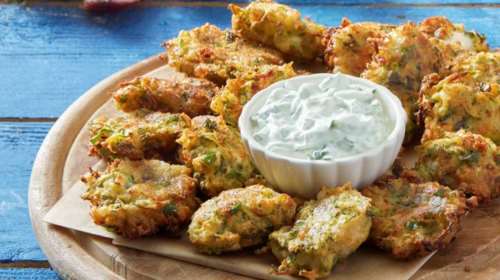 Συνταγή της Αργυρώς Μπαρμπαρίγου: Αφράτοι κολοκυθοκεφτέδες