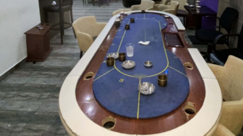 Θεσσαλονίκη: Έπαιζαν κορονο-πόκερ σε κατάστημα εν μέσω καραντίνας - 18 συλλήψεις