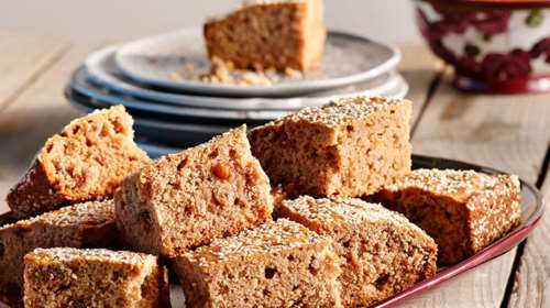 Συνταγή της Αργυρώς Μπαρμπαρίγου για αφράτη παραδοσιακή φανουρόπιτα - Τα "χρυσά" μυστικά