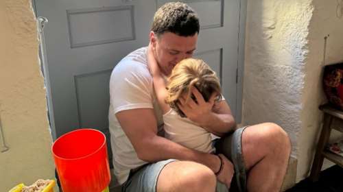 Οι τρυφερές ευχές της Τζένης Μπαλατσινού στον Βασίλη Κικίλια για την Ημέρα του Πατέρα: &quot;Μόνο αγκαλιές&quot; -  [Εικόνες]