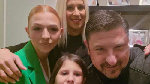 Νίκος Χαρδαλιάς: Γενέθλια με τις γυναίκες της ζωής του - &quot;Μεγαλώνουμε...&quot;