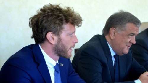 Le Soir για Qatargate: Ο υπουργός, ο "Αλγερινός", το φουσκωμένο σακίδιο και οι επαφές με τους "δικούς μας"