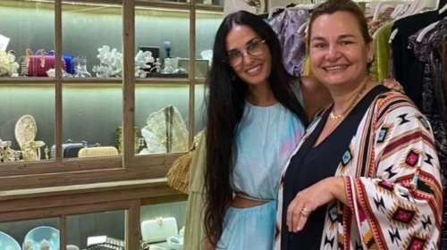 Συνεχίζει τις διακοπές της στην Ελλάδα η Ντέμι Μουρ: Μετά το Αιγαίο επισκέφθηκε το Ιόνιο - Νέες φωτογραφίες από την Κεφαλονιά