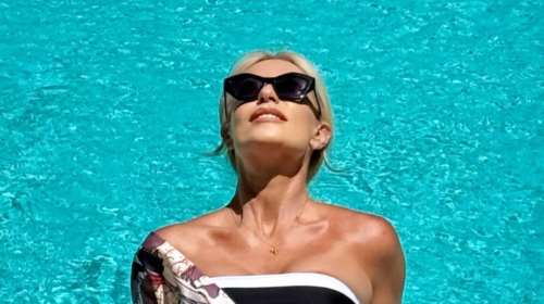 Μαρία Μπακοδήμου: Η ολόσωμη φωτογραφία της με μαγιό - Το chic beach look της