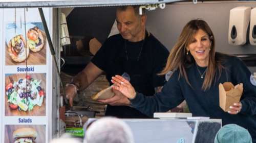 Το ζευγάρι Ελλήνων που έχει ξετρελάνει τους Νεοζηλανδούς με το greek street food - Πώς έστησαν την επιτυχημένη επιχείρησή τους