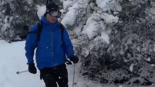 Κακοκαιρία Μήδεια: Εκπληκτικό - Ο Νορβηγός πρέσβης κάνει σκι... στη Φιλοθέη [Βίντεο]