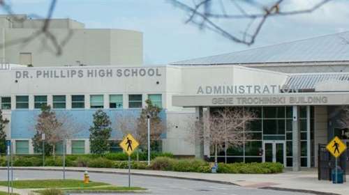 &quot;Αυτή είναι τελευταία μέρα της ζωής μου...&quot;: Καθηγητής έβαλε μαθητές να γράψουν τη... νεκρολογία τους και απολύθηκε