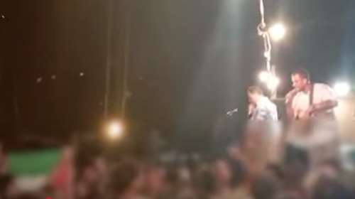 Αμοργός: &quot;Σηκώσαμε σημαία για την Παλαιστίνη και οι μουσικοί μας επιτέθηκαν&quot; - Καταδικάζει τα έκτροπα ο δήμος