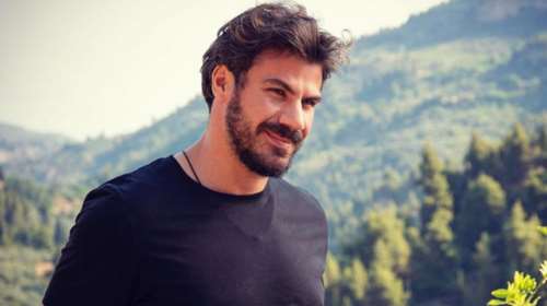 Ο Άκης Πετρετζίκης επιβεβαίωσε για πρώτη φορά ότι θα γίνει πατέρας: &quot;Ανυπομονούμε&quot;