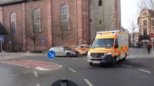 Επίθεση με μαχαίρι σε πάρκο στη Βαυαρία: Νεκροί ένα παιδί και ένας ενήλικας - Αφγανός αιτών άσυλο ο άνδρας που συνελήφθη ως ύποπτος